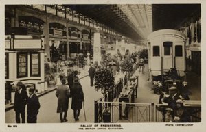 Palacio de Ingeniería en la Exposición del Imperio Británico, celebrada en Wembley, Middlesex en 1924 y 1925 de English Photographer
