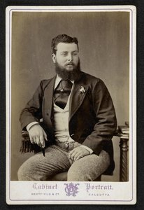 Retrato del Sr. Godfrey Freeman, plantador de añil, Lohurria, Bihar, fotografiado en Calcuta (fotografía en B/N) de English Photographer