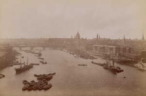 Postal con vista del Támesis de English Photographer
