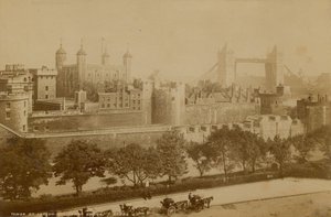 Postal con imagen de la Torre de Londres de English Photographer