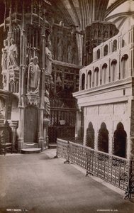 Postal con una imagen del interior del Santuario de Enrique V en la Abadía de Westminster de English Photographer