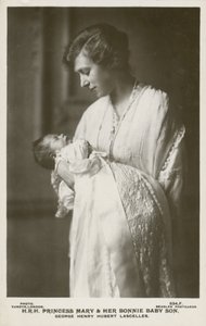 La Princesa María, Vizcondesa Lascelles, con su hijo mayor, George de English Photographer
