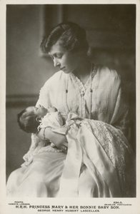 Princesa María, Vizcondesa Lascelles, con su hijo mayor, George