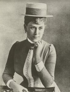 Reina María, a los 18 años, con un sombrero de paja de English Photographer