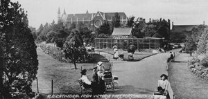Catedral RC desde el Parque Victoria, Portsmouth