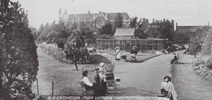 Catedral del RC desde Victoria Park, Portsmouth (foto b/n)