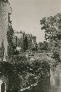 Castillo de Raglan, desde el Foso de English Photographer