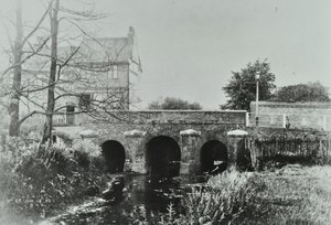 Roe Bridge, Mitcham Lane, 1897 de English Photographer