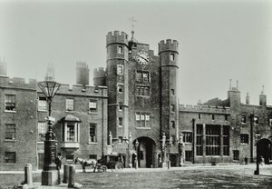 Saint Jamess Palace, Westminster LB: desde Saint Jamess Street, 1896 de English Photographer