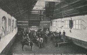 Escuela de equitación de Savigear, Earl