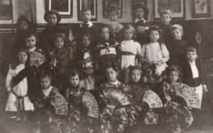 Escolares, Norfolk, principios del siglo XX (foto b/n) de English Photographer