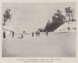 Patinaje en el lago Dharmsala, en el Punjab de English Photographer