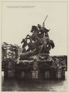 Fuente Sur, Witley Court, La Sede del Conde de Dudley (foto en b/n) de English Photographer