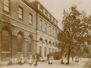 Escuela de Caridad para Niñas de St Marylebone de English Photographer