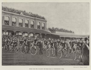 Inicio de la carrera de diez millas para ciclistas en Kennington Oval de English Photographer