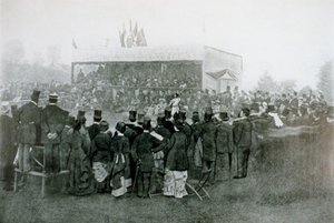 Ronda de desafío de individuales de tenis: J T Hartley contra H F Lawford de English Photographer