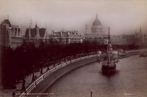 Embarcadero del Támesis desde el Puente de Waterloo de English Photographer