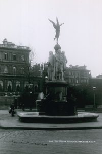La Fuente Brown, Park Lane, Londres de English Photographer