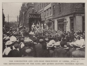 La coronación y la procesión del bote salvavidas en Leeds, 5 de julio, los imitadores del Rey y la Reina saliendo de Victoria Square