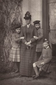 La Duquesa de Connaught y Familia de English Photographer