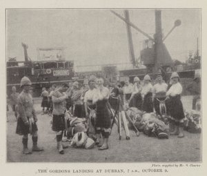 Los Gordons Desembarcando en Durban, 7 am, 9 de Octubre de English Photographer