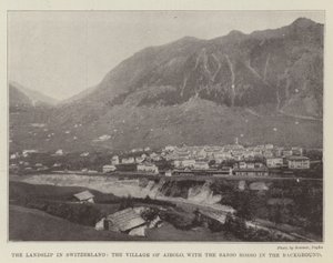 El deslizamiento de tierra en Suiza, el pueblo de Airolo, con el Sasso Rosso al fondo de English Photographer