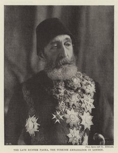 El difunto Rustem Pasha, embajador turco en Londres de English Photographer