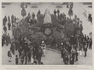 La noticia de la muerte de la Reina Victoria en Malta, la estatua de Su Majestad decorada y cubierta