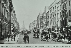 The Old Strand, mirando al este, desde Southampton Street, c.1890 de English Photographer