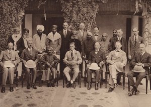 El Príncipe y el Maharajá Kumar en la Residencia, Udaipur (foto b/n)