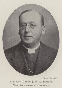El Reverendo Canónigo J P A Bowers, Nuevo Archidiácono de Gloucester de English Photographer