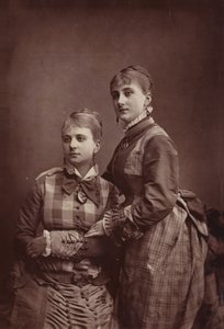 Las Hermanas Bransconibe de English Photographer