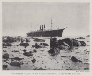 El París varado en bajamar en el arrecife Lowland de los Manacles de English Photographer