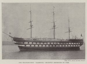 El barco de entrenamiento Clarence, recientemente destruido por un incendio de English Photographer