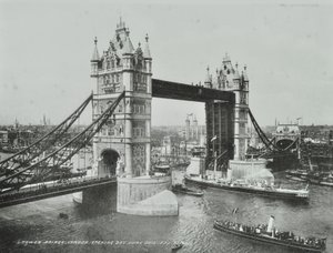 Tower Bridge el día de su inauguración, 1894