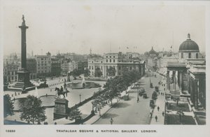 Trafalgar Square y la National Gallery, Londres de English Photographer