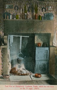 Fuego de turba en Huckaback, Castleton, Yorks, que no se ha apagado en 73 años. Postal enviada en 1913.