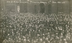 Dos minutos de silencio en Mansion House, Londres, 11 de noviembre de 1921 de English Photographer