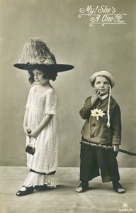Dos niños disfrazados de English Photographer