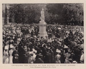 Inauguración de la estatua de Tom Hughes en la Escuela de Rugby de English Photographer