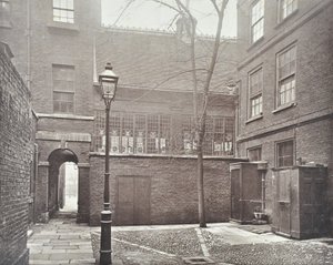 Vista de Barnards Inn, 1879 de English Photographer