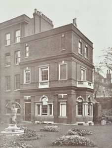 Vista de la Casa del Jardín de Clements Inn, 1885 de English Photographer