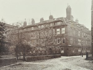 Vista de Clifford Inn, Ciudad de Londres, 1885 de English Photographer