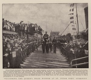 Dando la bienvenida al ganador del Premio de la Reina en St Peter Port, Guernsey