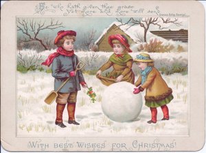 Tarjeta navideña victoriana de tres niños jugando con una gran bola de nieve, c.1880 (litografía en color)