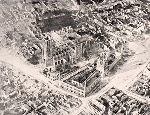 Vista aérea de Ypres en 1915 después de las primeras y segundas batallas de Ypres, de 