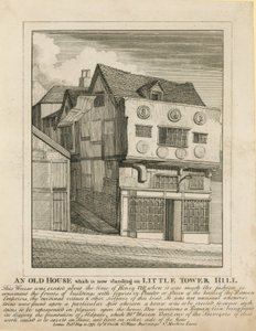 Una casa antigua que aún está en pie en Little Tower Hill, Londres