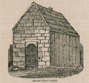 Antiguo conducto de piedra de English School