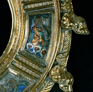 Ángel tocando un instrumento de viento, detalle del báculo de William of Wykeham (c.1320-1404) (plata dorada y esmalte champlevé) de English School
