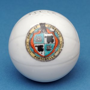 Recuerdo armorial miniatura de fútbol con transferencia del escudo de Portobello